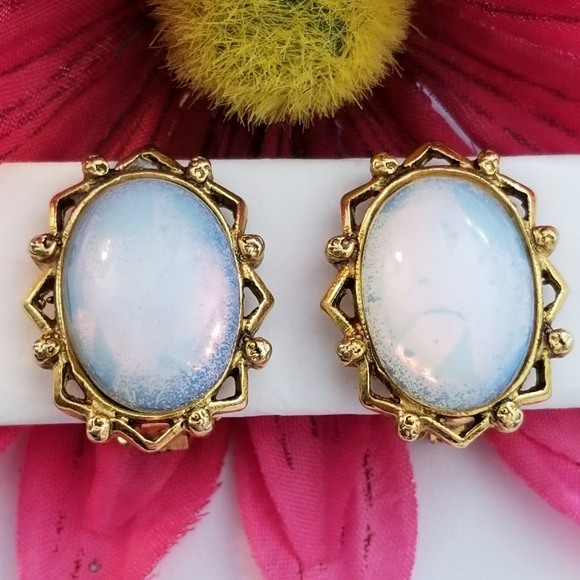 Vintage Jewelry - Vintage Opal glass clip earrings gold tone iridesc